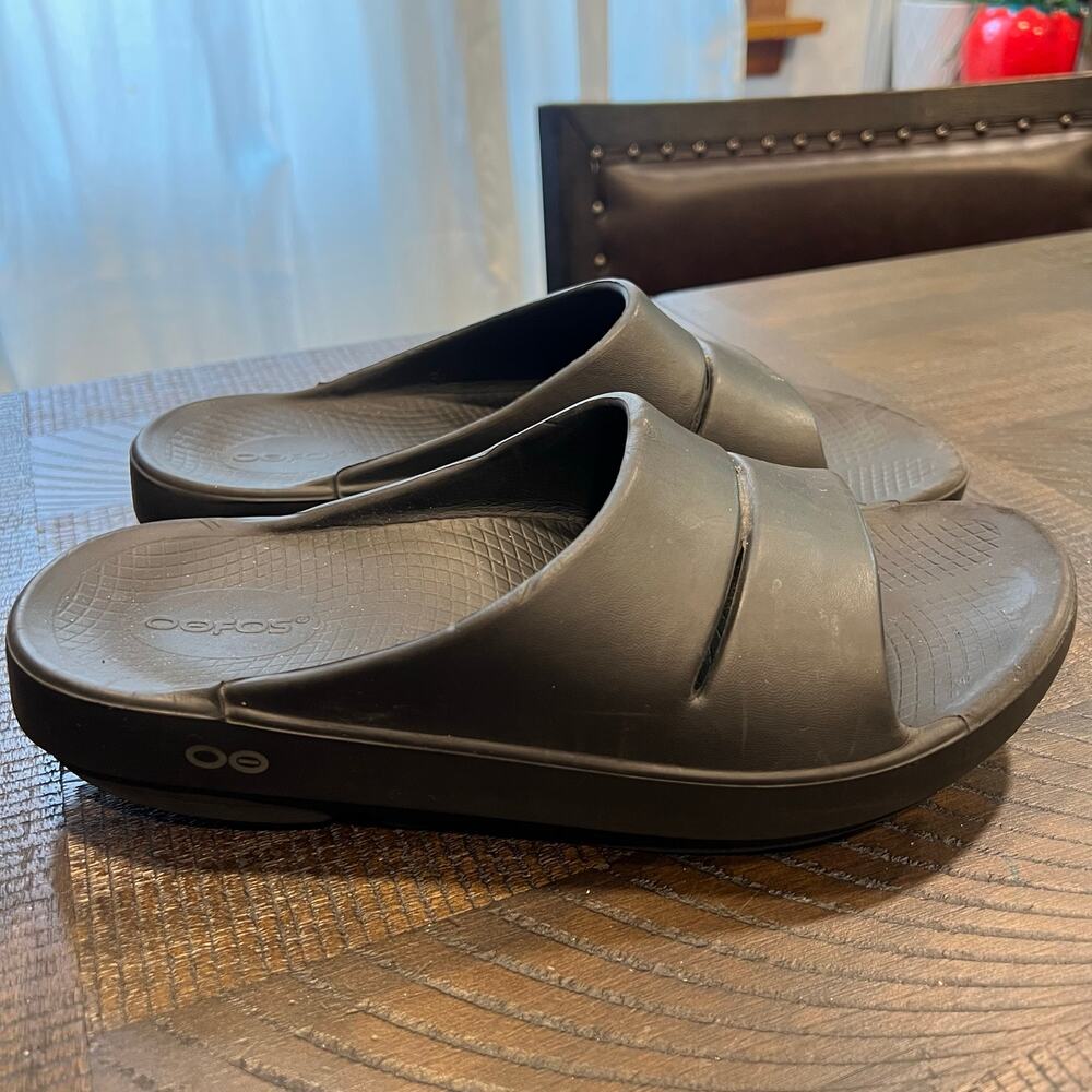 OOFOS Women's Black Slide Sandals